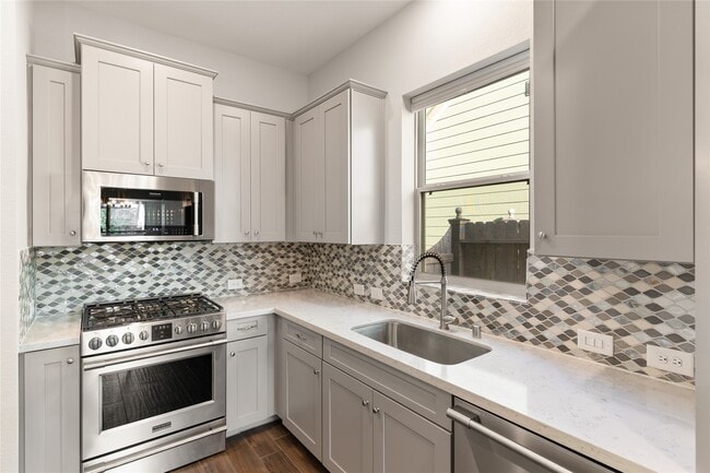 Building Photo - 18547 First Landing Drive