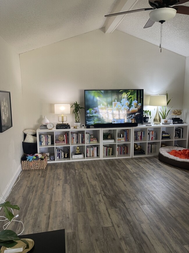 Photo - 2516 Oak Hill Dr House