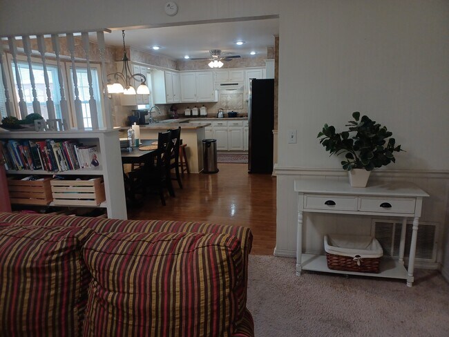 Foto del edificio - 6712 Gainsborough Rd