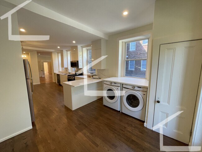 Foto del edificio - Avl Now - No Fee! Massive luxury Brookline townhouse 4BR/2.5BA