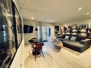 Building Photo - 180 McKnight Dr