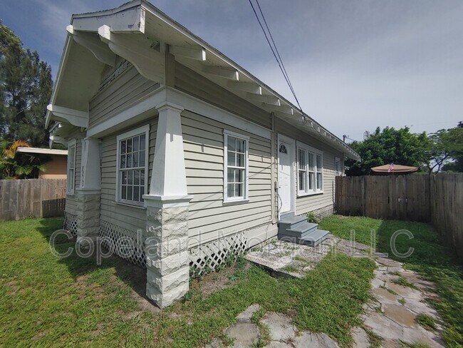 Foto del edificio - 2816 42nd Ave N