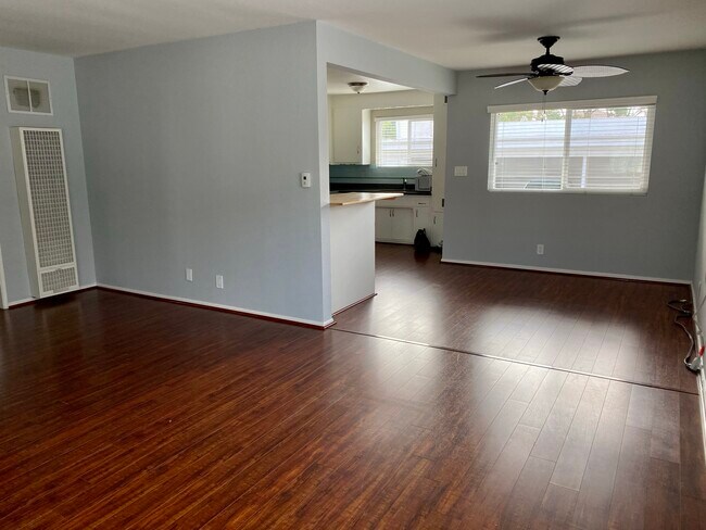 Living Room - 14606 Magnolia Blvd