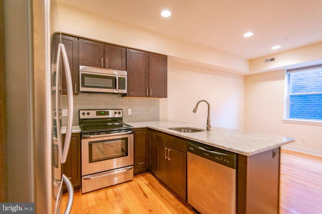 Foto principal - 1242 Point Breeze Ave