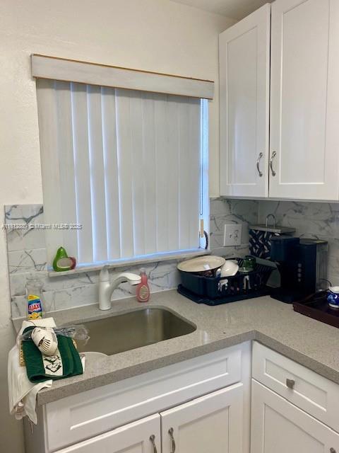Foto del edificio - 2831 Sunrise Lakes Dr W