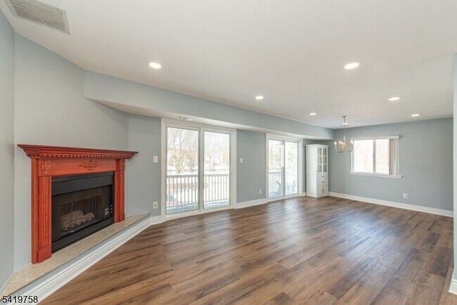 Building Photo - 56 Woods Edge Dr