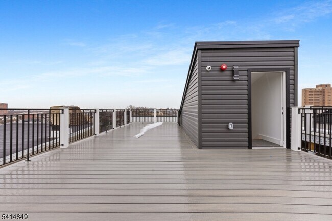 Building Photo - 37 S 7th St