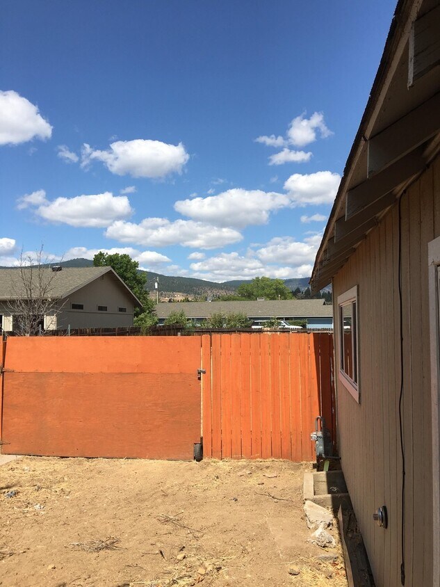 Foto del edificio - Cute 2 Bedroom Home - Pets Allowed