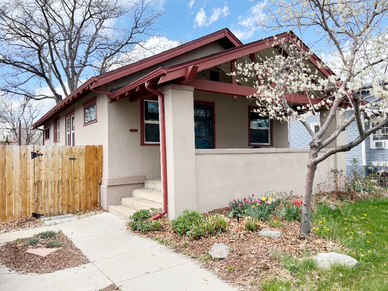Foto principal - 4465 Newton St