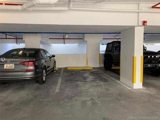 Foto del edificio - 2740 SW 28th Terrace