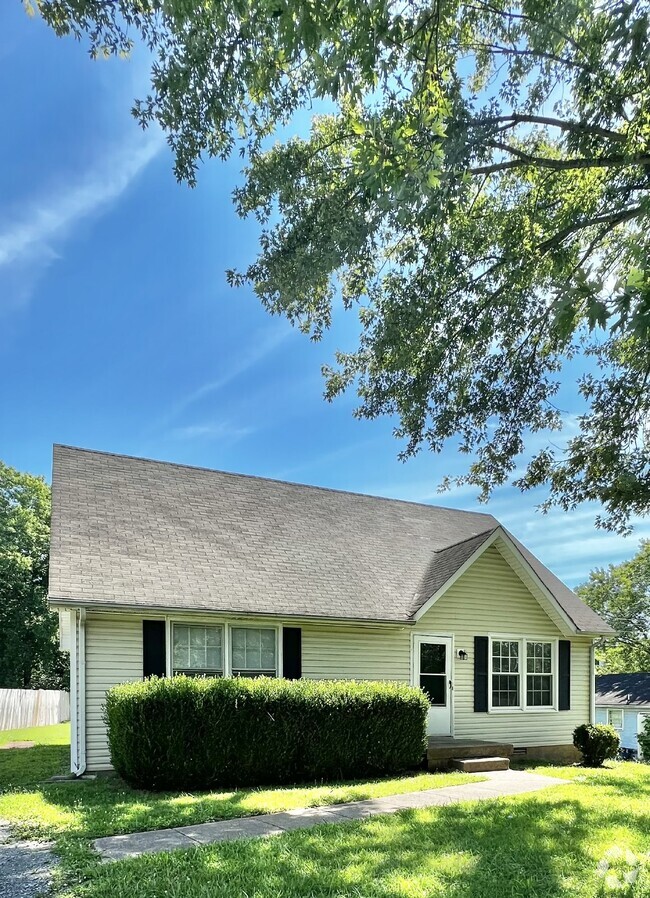Building Photo - 1803 Palamino Dr