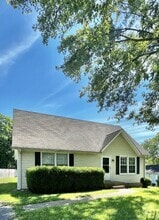 Building Photo - 1803 Palamino Dr
