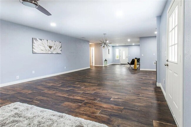 Foto del edificio - Beautiful 3 Bed 2 Bath Home in SW OKC.