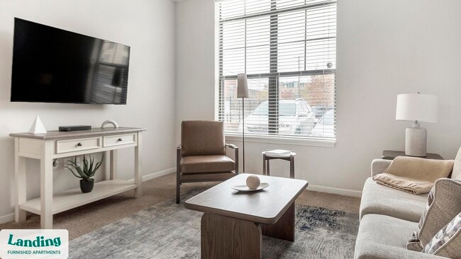 Building Photo - 4050 W Pine Blvd