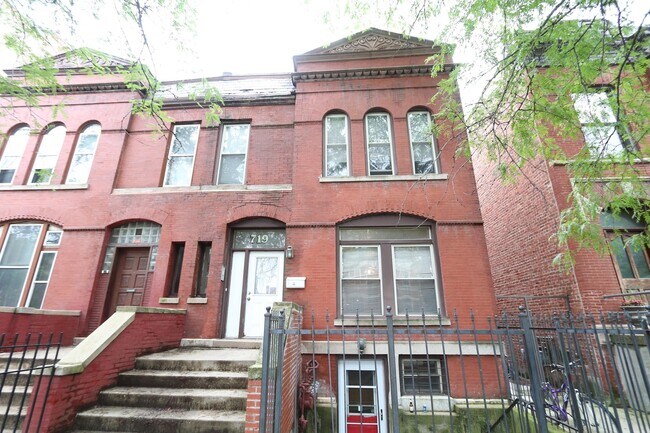 Foto del edificio - 719 S Loomis St