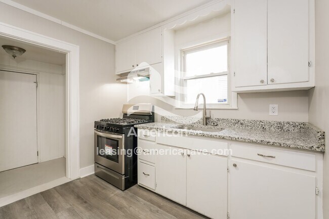 Foto del edificio - 1115 E Dayton St