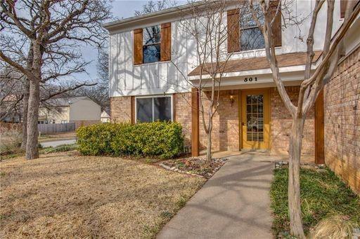 Foto principal - 501 Wild Oak Ln