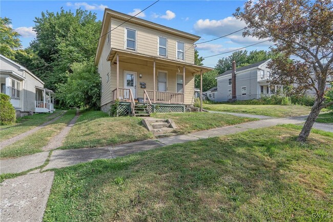 Building Photo - 117 W Schuyler St