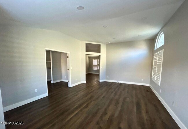 Building Photo - 8657 Silver Shores Dr