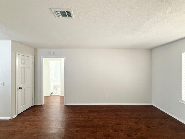 Building Photo - 3633 N MacGregor Way