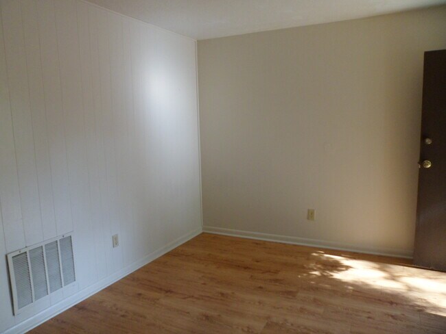 Building Photo - 576 Miccosukee Rd