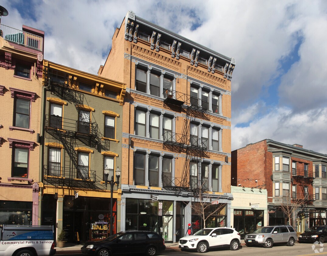 Primary Photo - 1207-1209 Vine St
