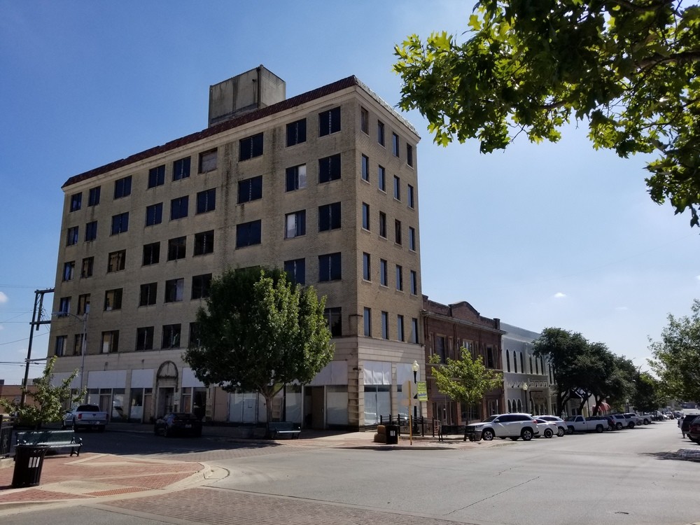 Primary Photo - Central Plaza