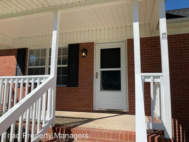Foto del edificio - 3 br, 2 bath House - 719 Dorothy Brown St