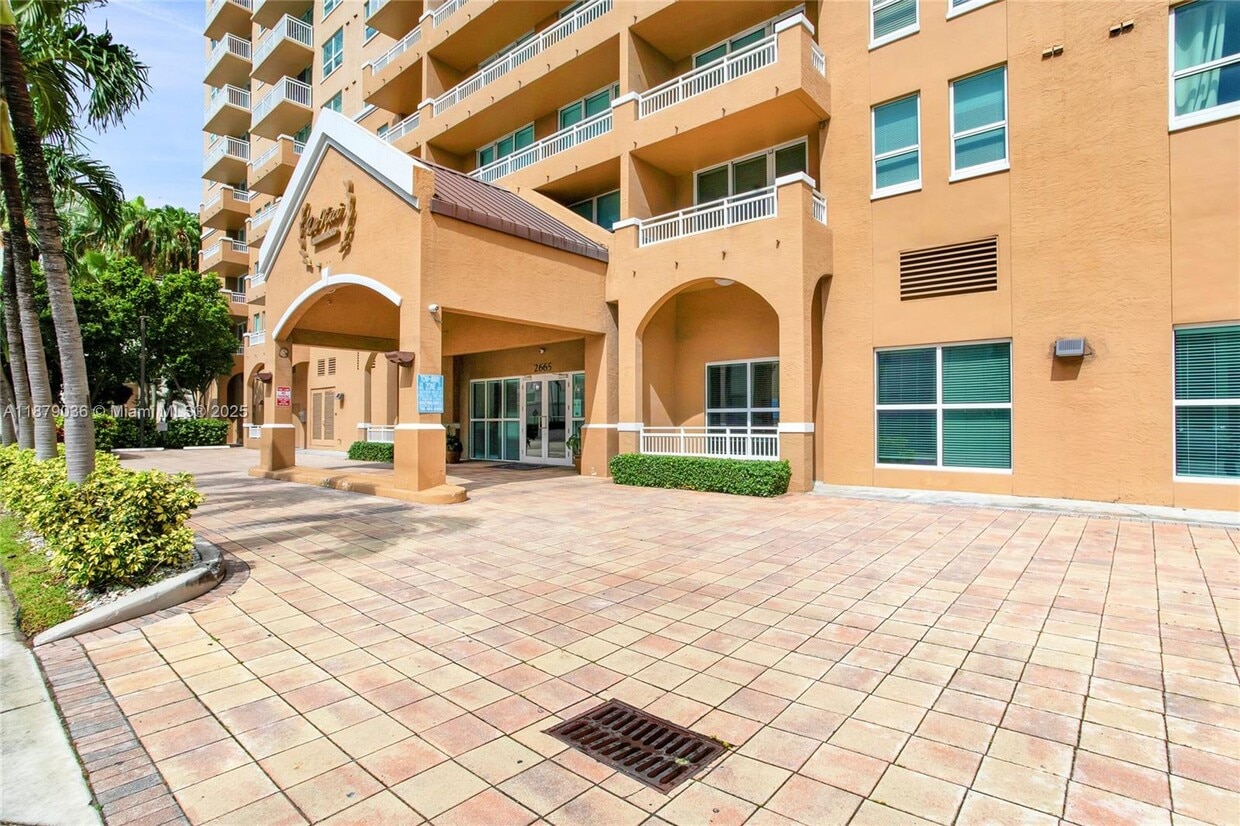 Primary Photo - 2665 SW 37th Ave