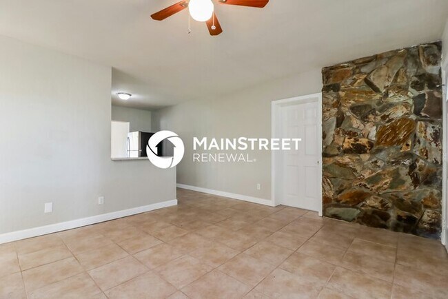 Foto del edificio - 3 Bedroom Pet-Friendly Home in St. Petersburg, FL with Main Street Renewal