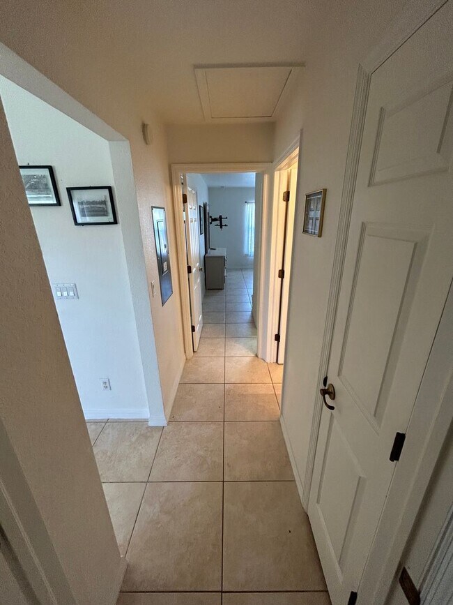 Foto del edificio - Triplex unit for rent-Fully furnished