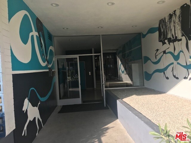 Foto del edificio - 7045 Hawthorn Ave