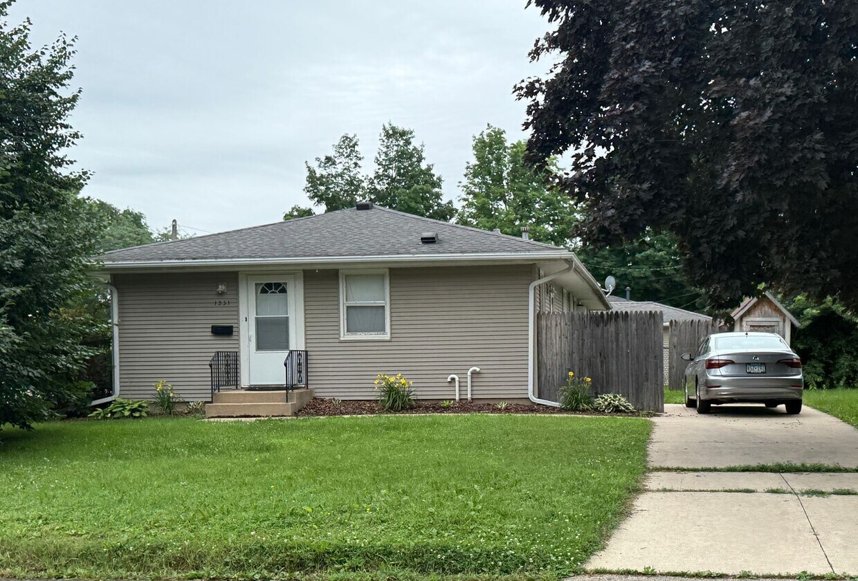 Foto principal - 619 14th St SE