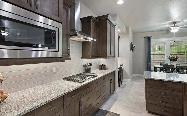 Foto del edificio - 1421 W Whitehall Dr