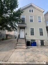 Building Photo - 333 New St