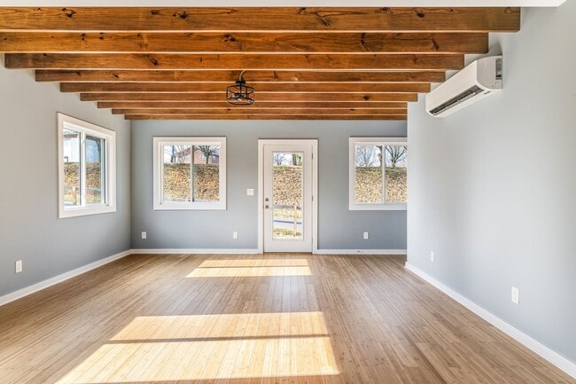 Building Photo - Newly Built Two-Story Home in North Asheville