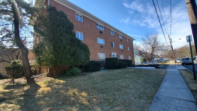 Front - 1300 Broad St