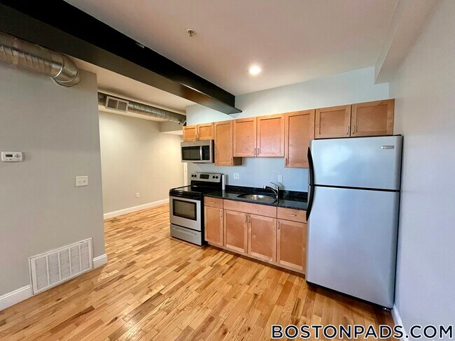 Building Photo - 26 Portland St