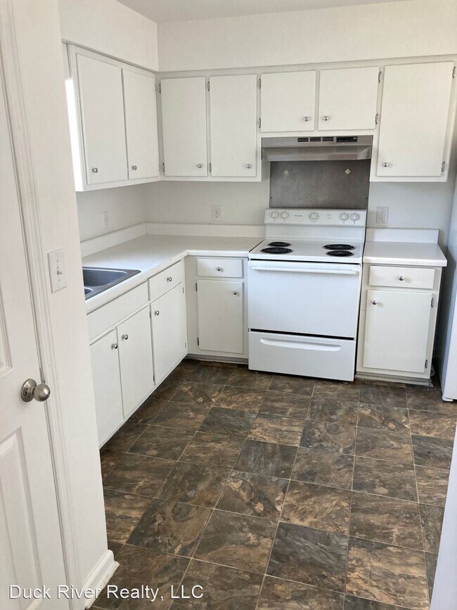 Foto del edificio - 2 br, 1.5 bath House - 404 W 14th Street