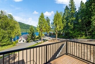 Building Photo - 425 W Lake Samish Dr