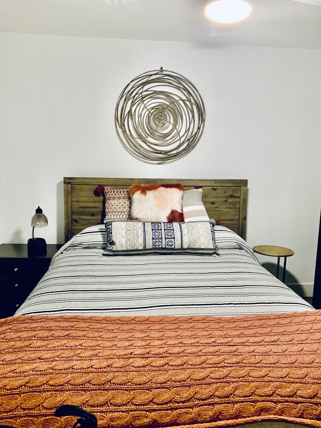 Dormitorio en el primer piso - 31903 Vineyard Ave