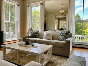 Building Photo - 541 Bellevue Ave