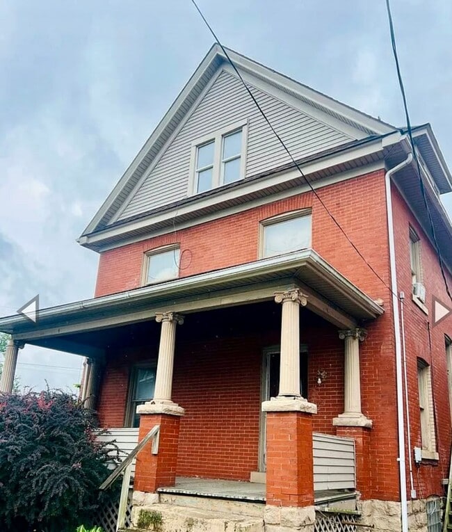 Building Photo - 1330 E Washington St