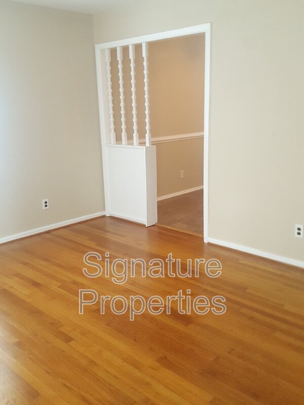Building Photo - 5707 Upp St