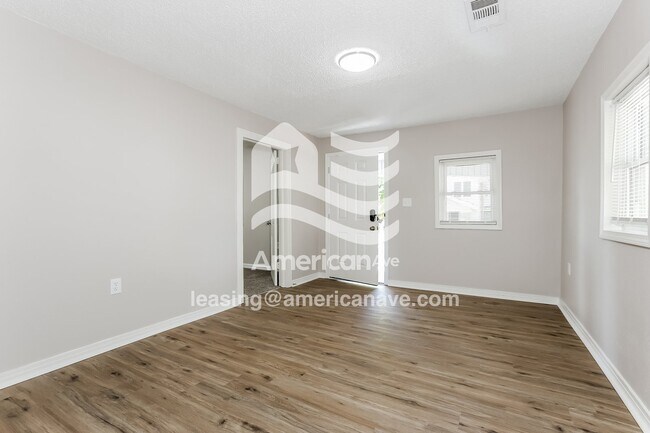 Building Photo - 1515 S Ringo St