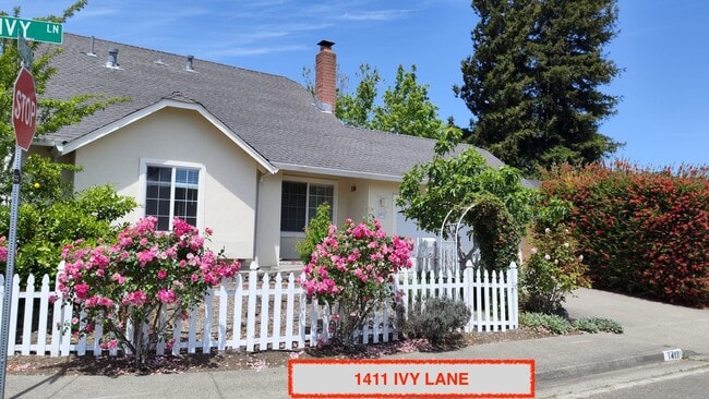 Building Photo - Lovley Remolded 4/2 East Petaluma Home - 1...