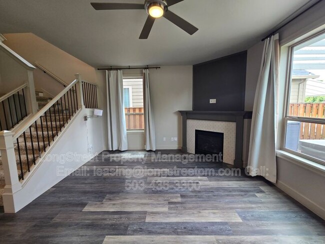 Building Photo - 3338 SE Summerfield Dr