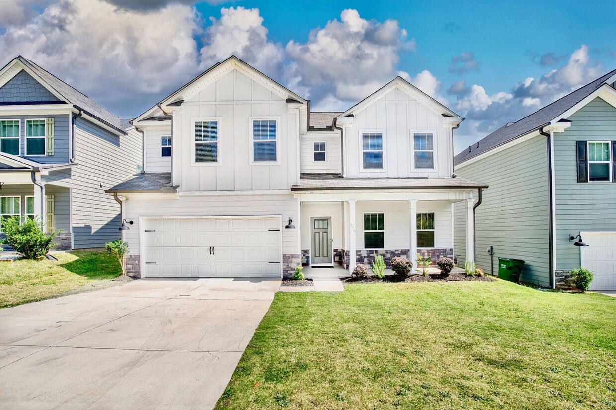 Primary Photo - Home in Spartanburg