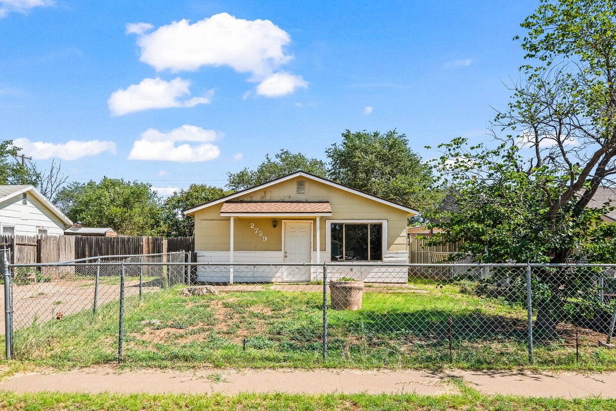 Primary Photo - Cute Two Bedroom House, Minutes from TTU &...