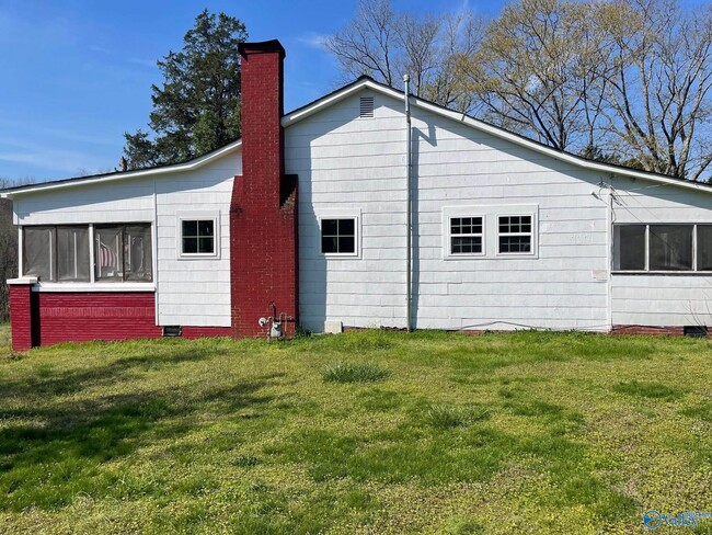 Building Photo - 711 48th St
